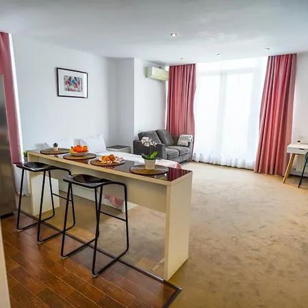 Apartmán Central - Eminescu 188 - Balcony With A View
